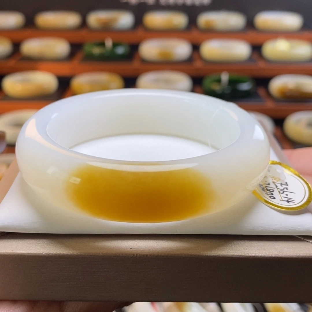 和田玉未镶嵌手镯55圈