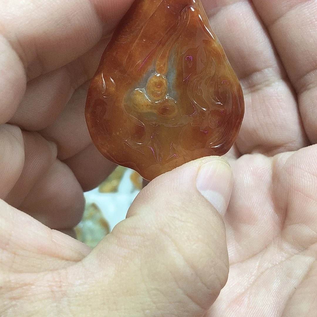 翡翠未镶嵌颈饰黄翡悟道