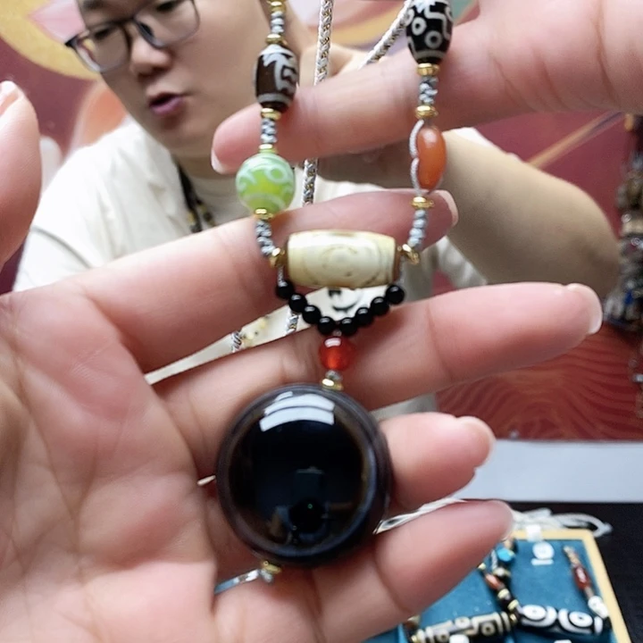 玛瑙/玉髓颈饰合金