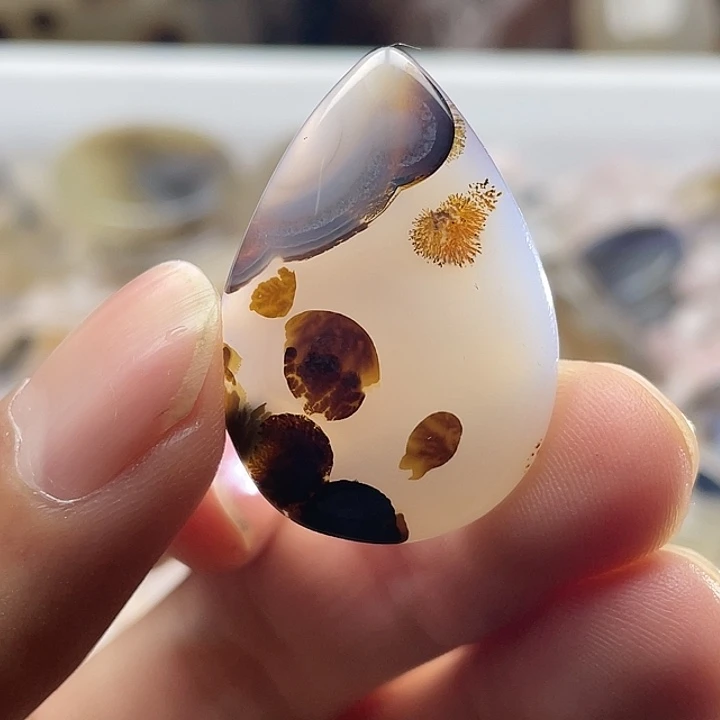 玛瑙/玉髓合金颈饰