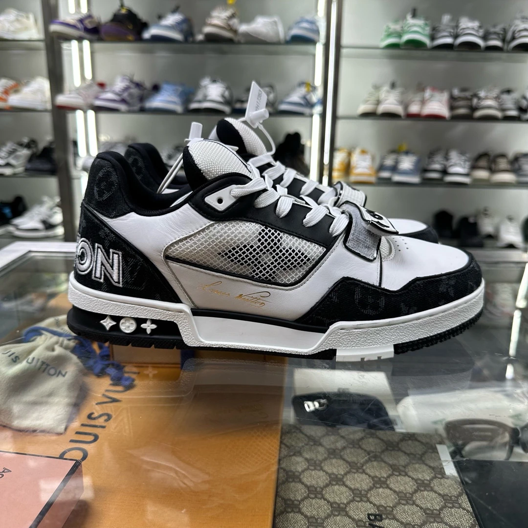 99新 LouisVuitton/路易威登 Trainer黑白魔术贴42.5码 YH17353