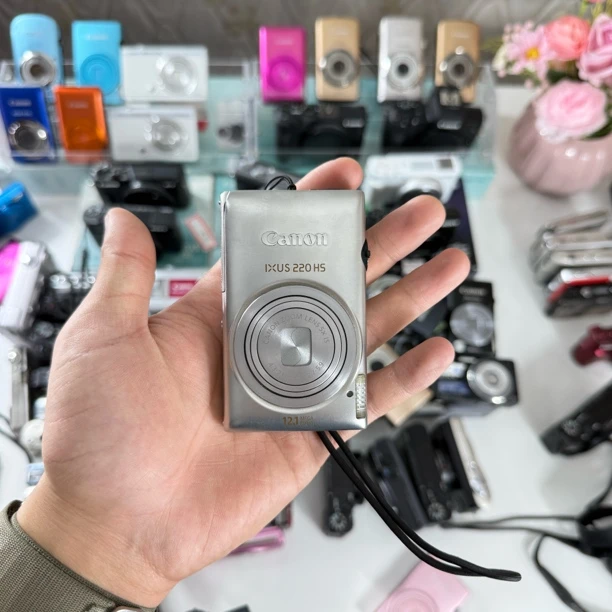 95新 Canon/佳能 佳能ixus220hs1210w像素99新，人像之王，功能全好