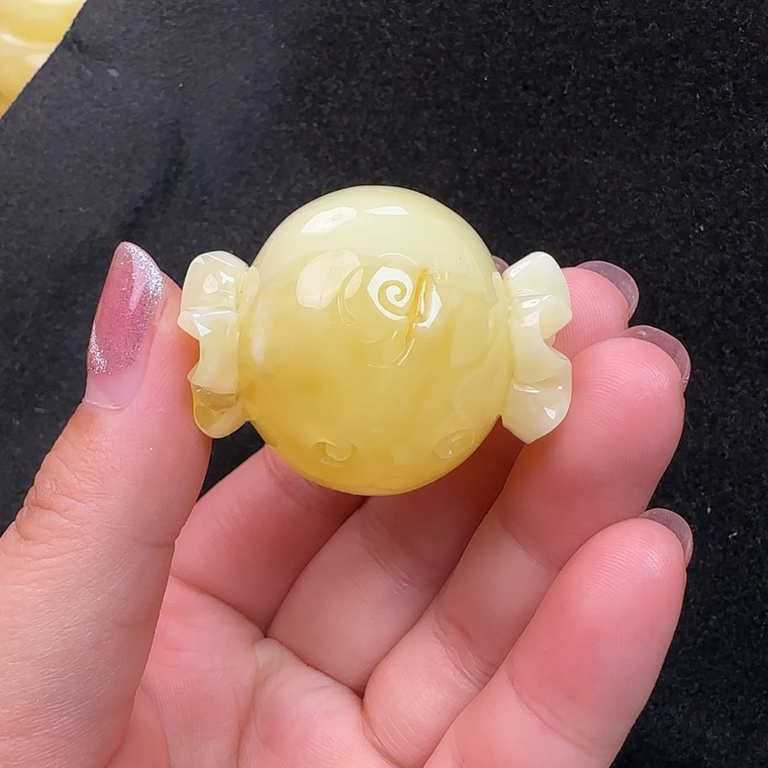 蜜蜡未镶嵌珠宝奇石