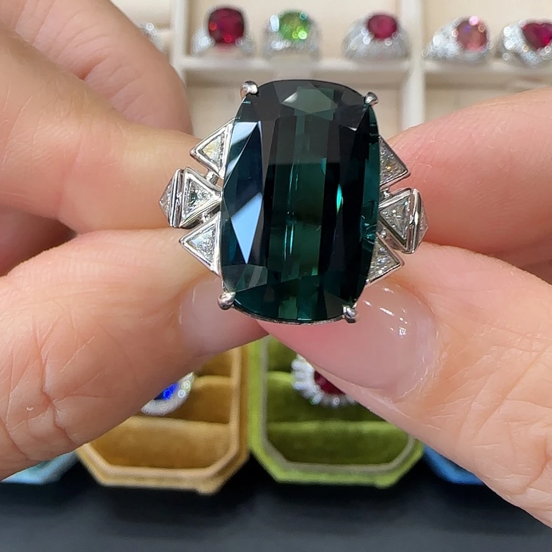 戒指18K金镶嵌碧玺16.68ct