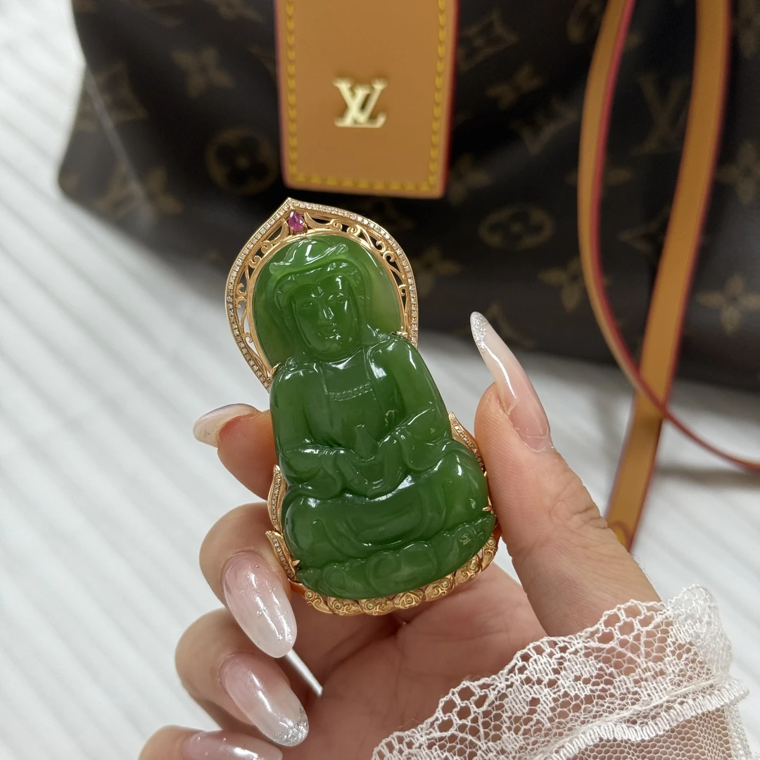 【凰一品】俄料碧玉果绿老坑料（肉料）观音吊坠18k金