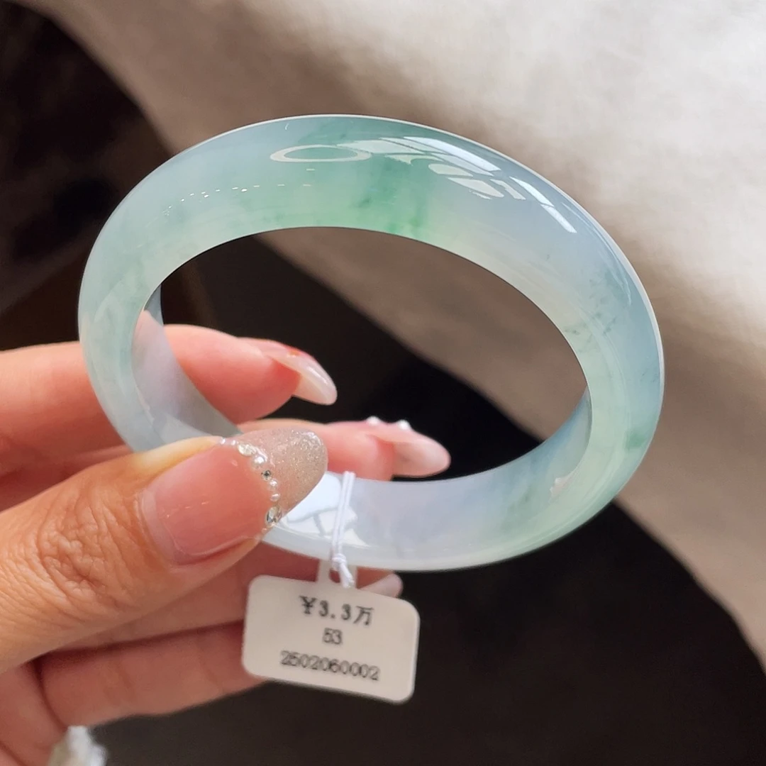 翡翠手镯未镶嵌53圈