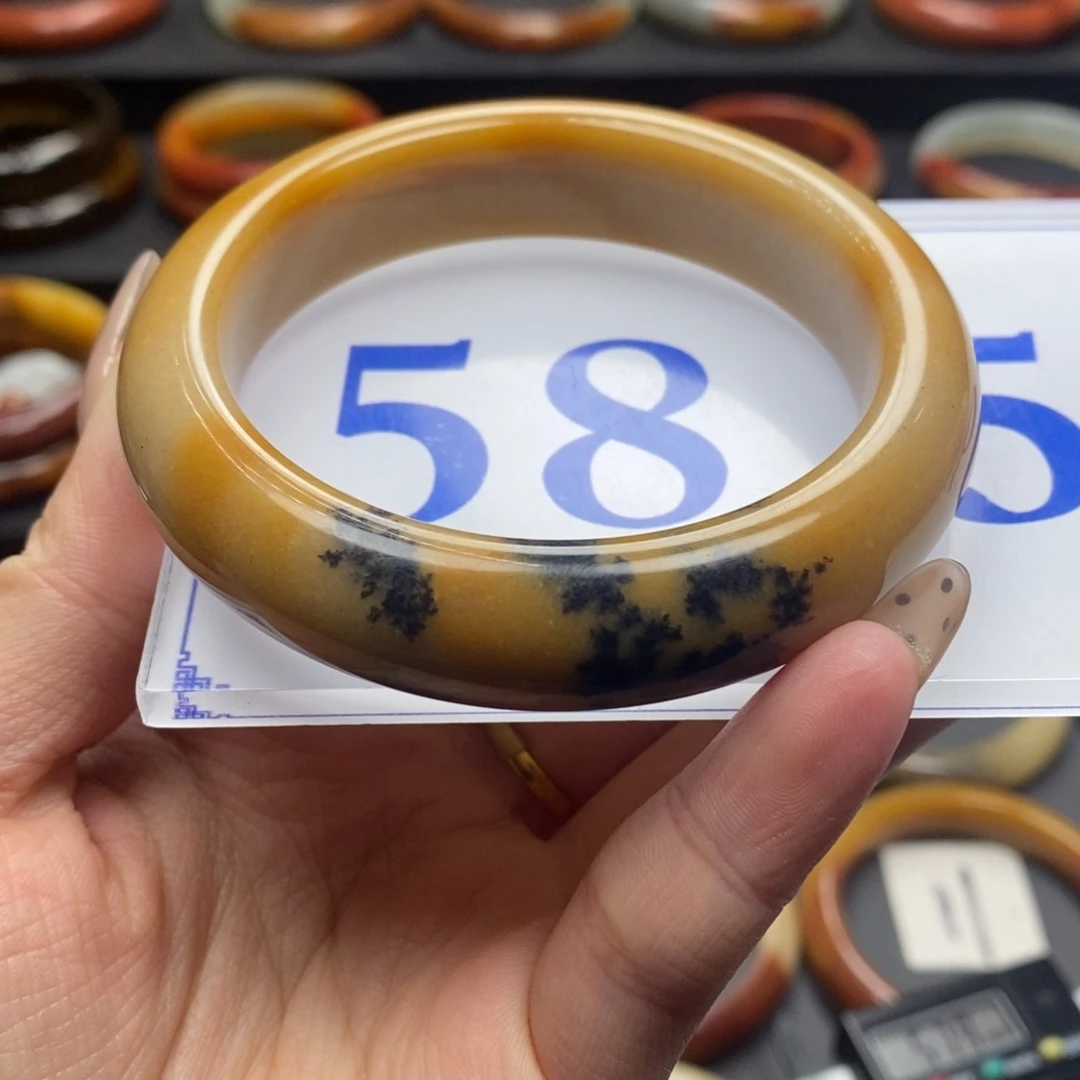 石英质玉（黄龙玉）手镯未镶嵌