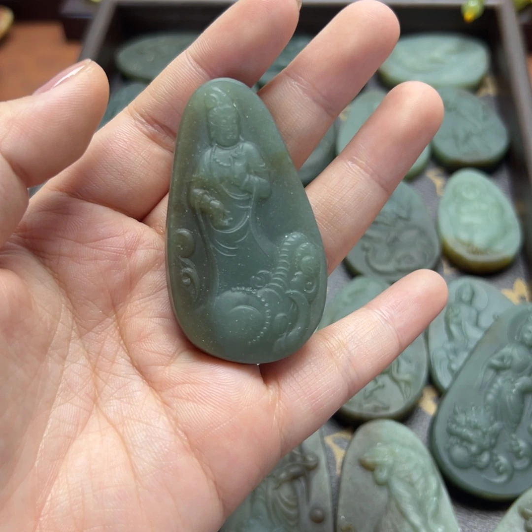 和田玉未镶嵌珠宝奇石