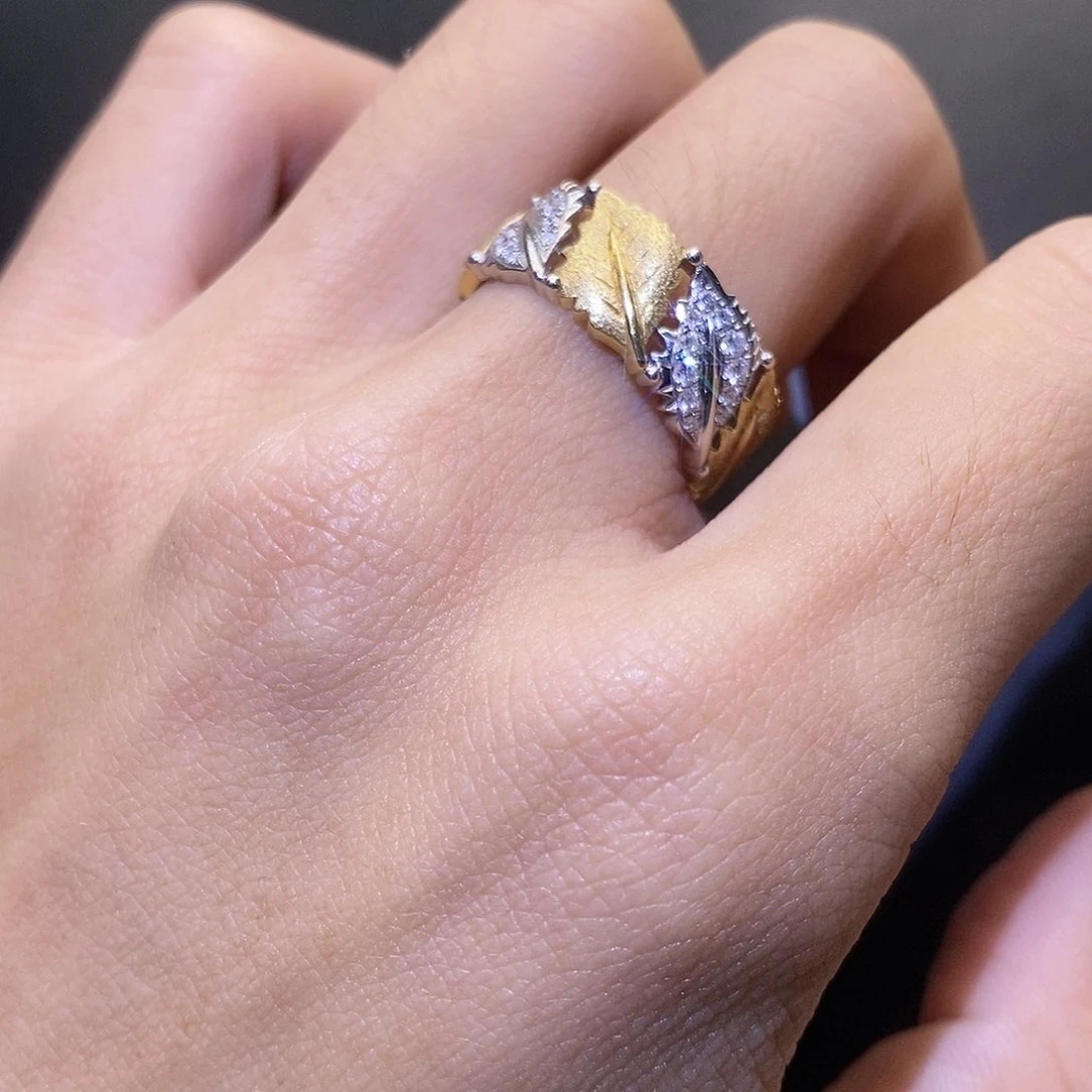 钻石戒指/指环18K金镶嵌黄白双色喷砂树叶