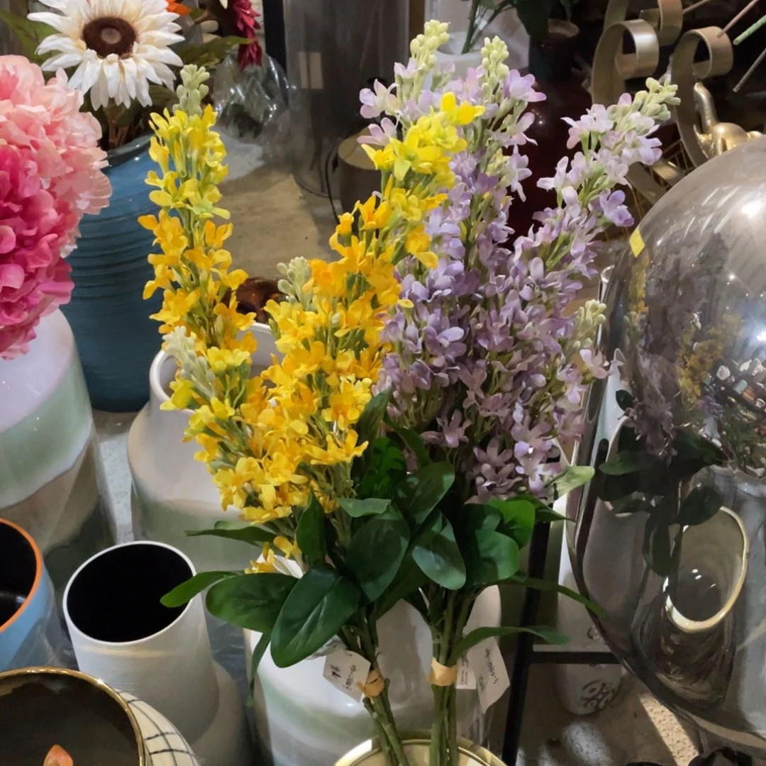 陶瓷花瓶，仿真绿植。6