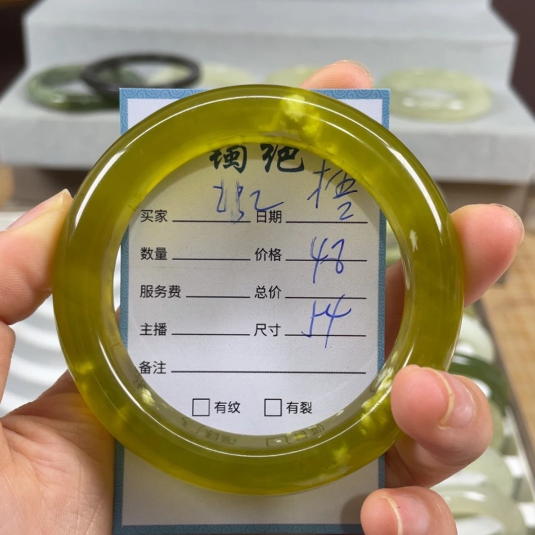 【闪购商品】蛇纹石玉未镶嵌手镯梧*