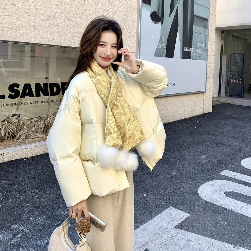 配毛球围巾奶黄色轻暖泡芙羽绒服女冬2025新款小个子短款甜美减龄