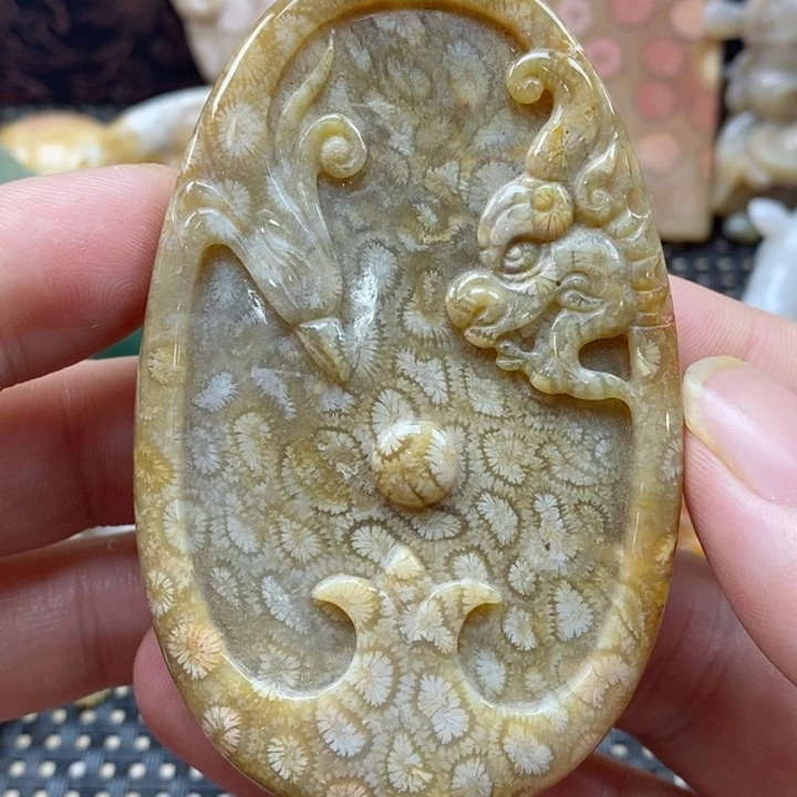 硅化珊瑚（珊瑚玉）颈饰未镶嵌