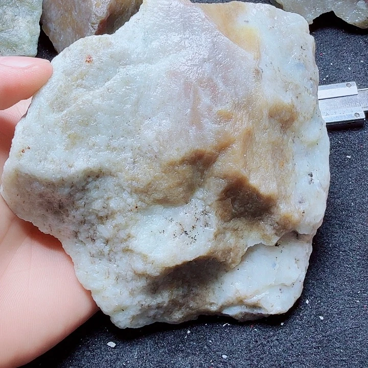 未镶嵌和田玉（糖玉）珠宝半成品