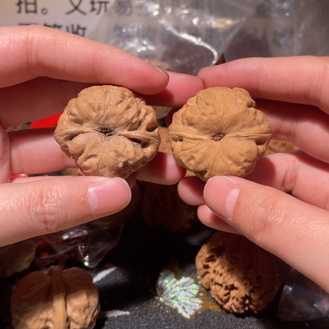 蟾***丶大叶紫檀（黑酸枝木类）