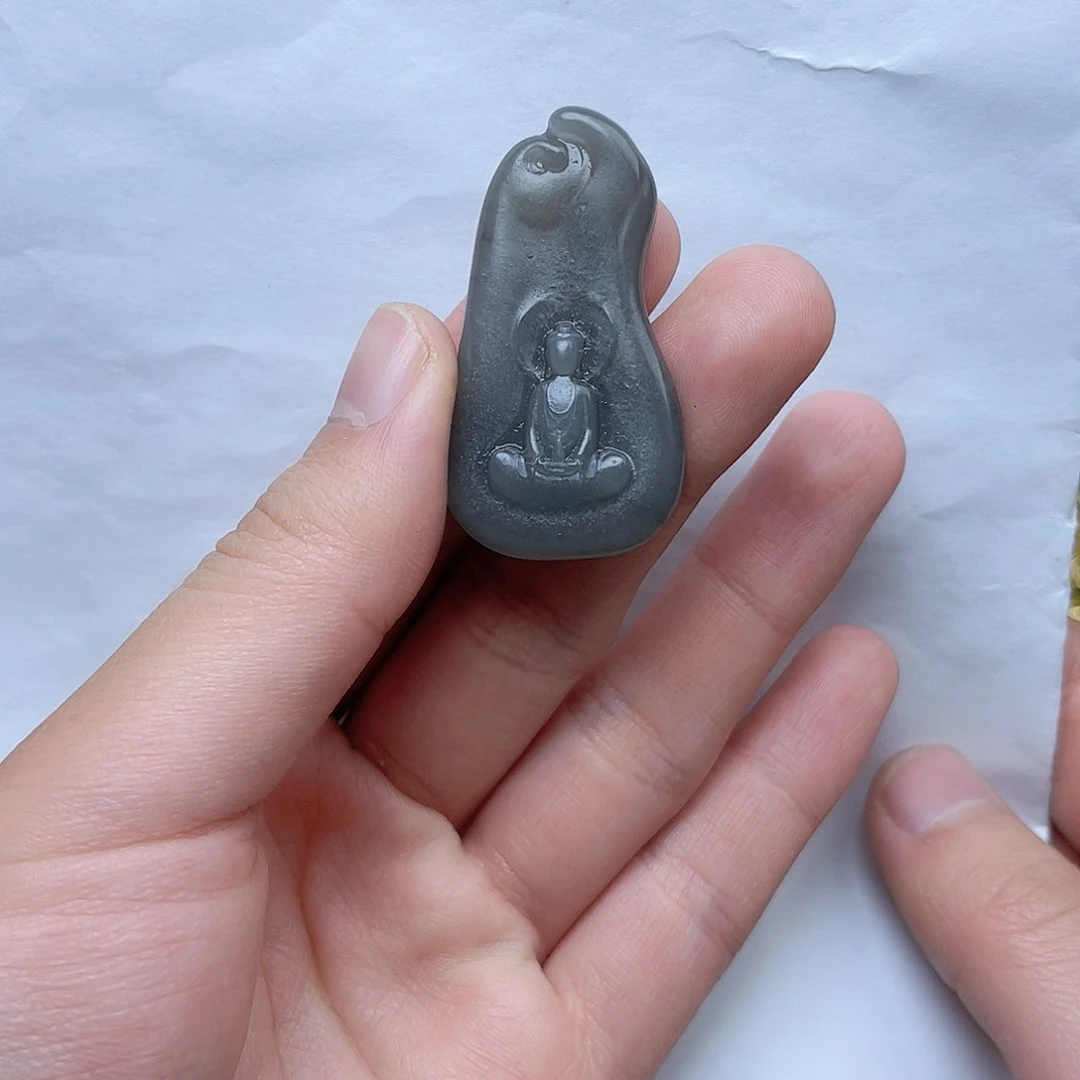 和田玉挂件。k k未镶嵌