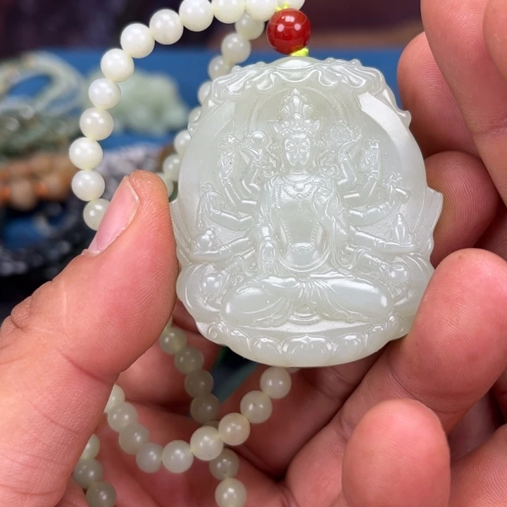 齿***贝和田玉未镶嵌颈饰