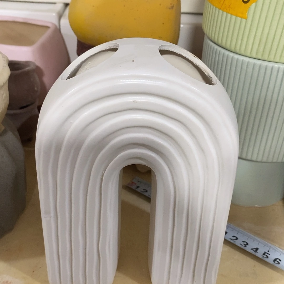 杯子陶盆有孔 瑕疵介意勿拍