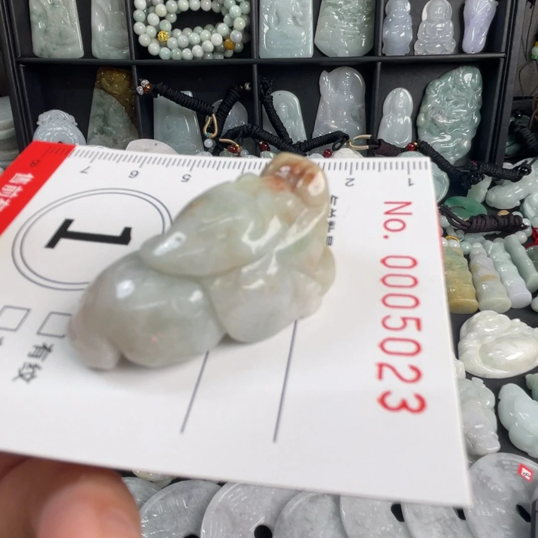 吊坠(不含链)未镶嵌翡翠瑕疵