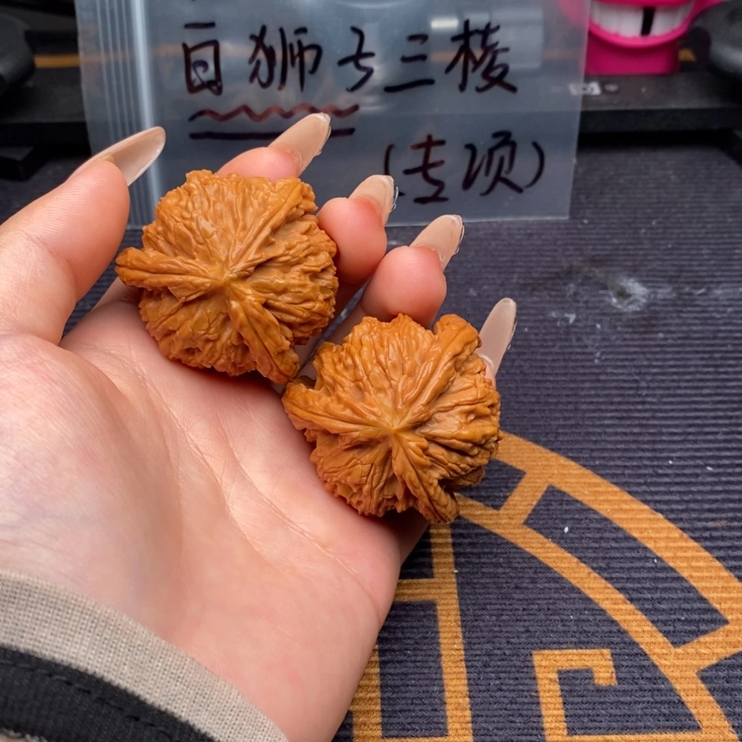 a***就吊坠文玩核桃白狮子