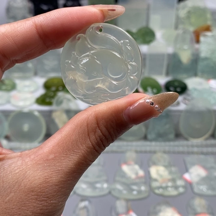 蛇纹石玉颈饰未镶嵌