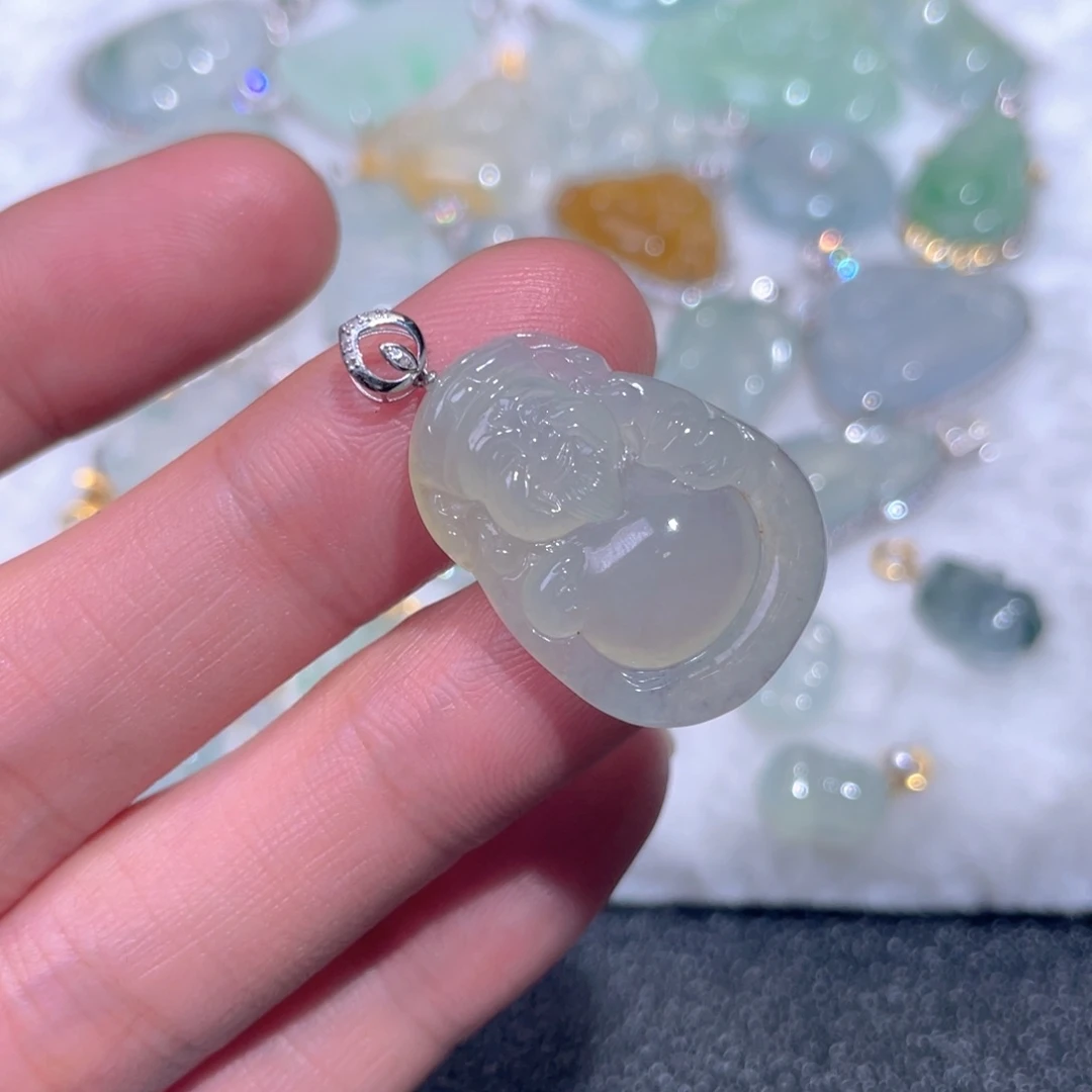 颈饰18K金镶嵌翡翠翡翠