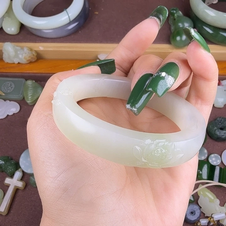 和田玉（糖玉）未镶嵌手镯