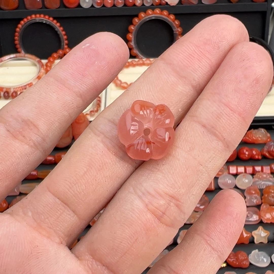 南红玛瑙未镶嵌颈饰有钱花