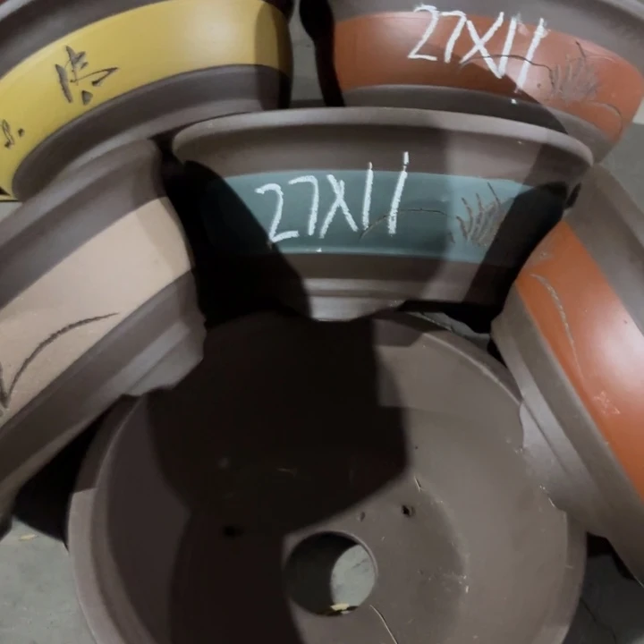 紫砂花盆100-6。           27-11