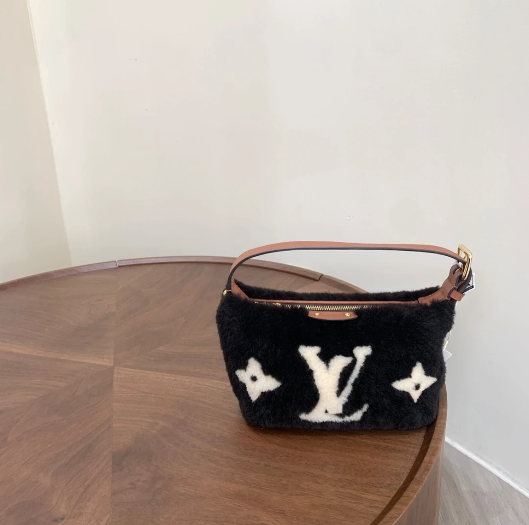 99新 LouisVuitton/路易威登 LV ski滑雪限定泰迪hobo包 US532713