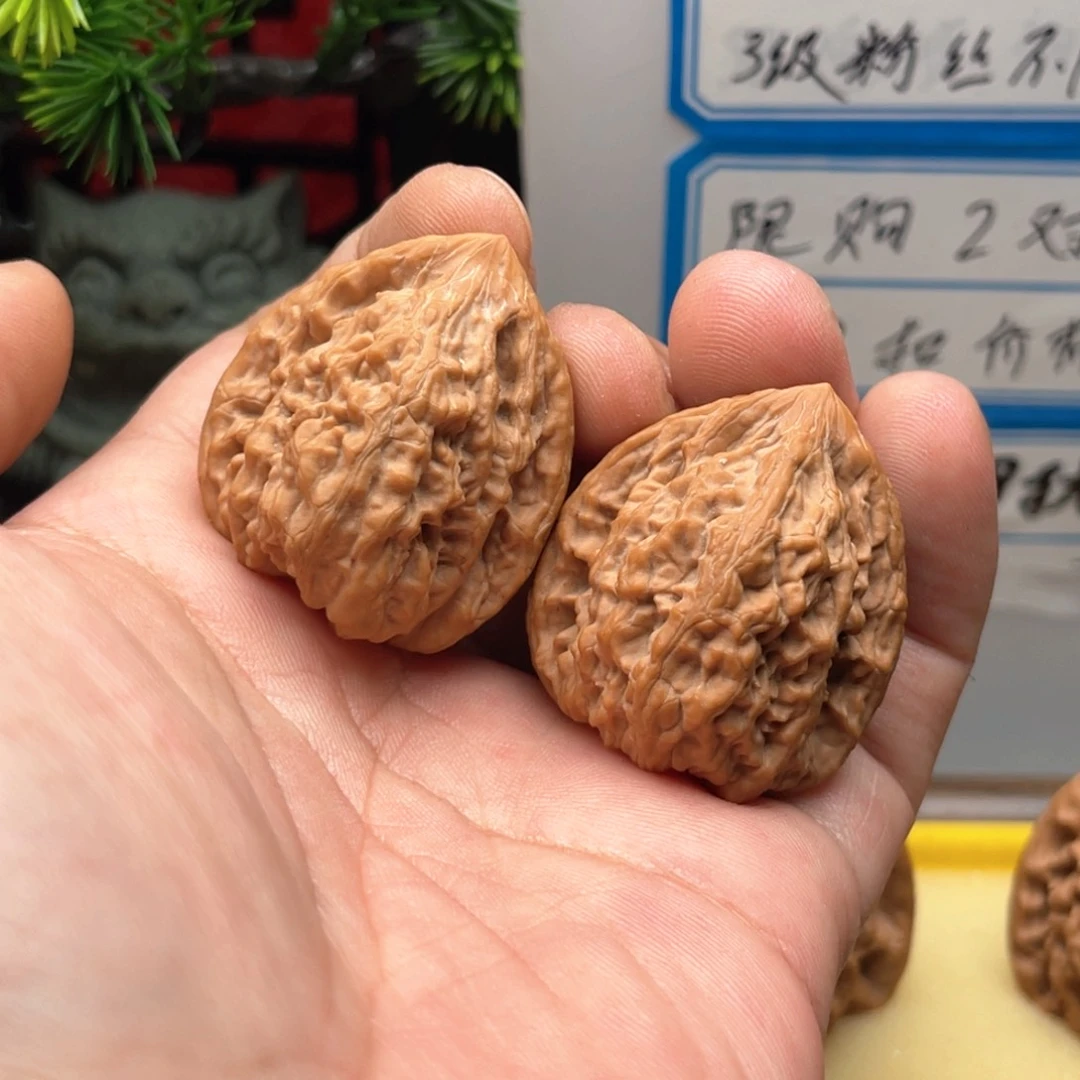 超****文玩核桃吊坠32判官笔精修