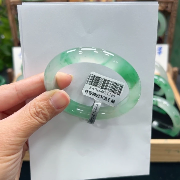 石英质玉未镶嵌手镯➕佳佳5556