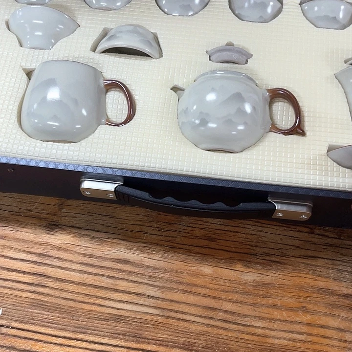 孤品茶具套装等。
