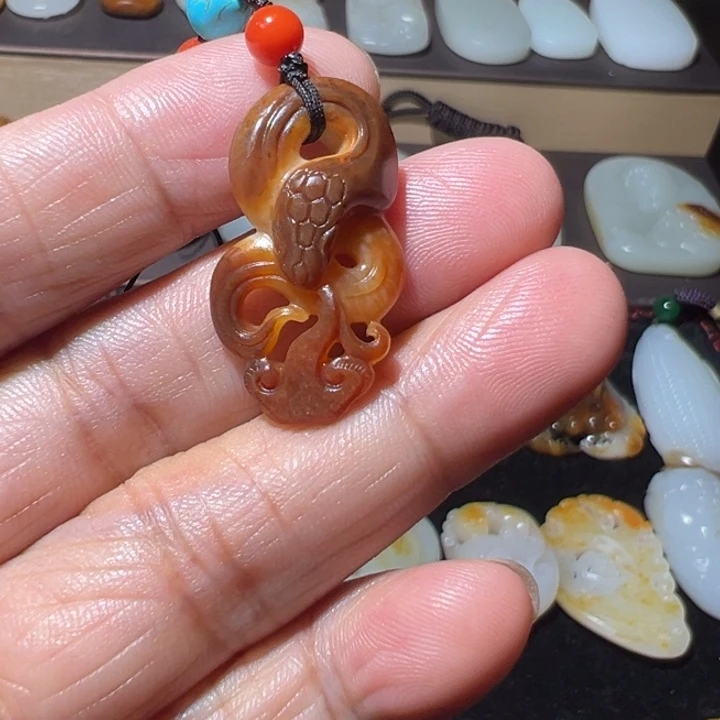 冷***霜和田玉（糖玉）未镶嵌颈饰