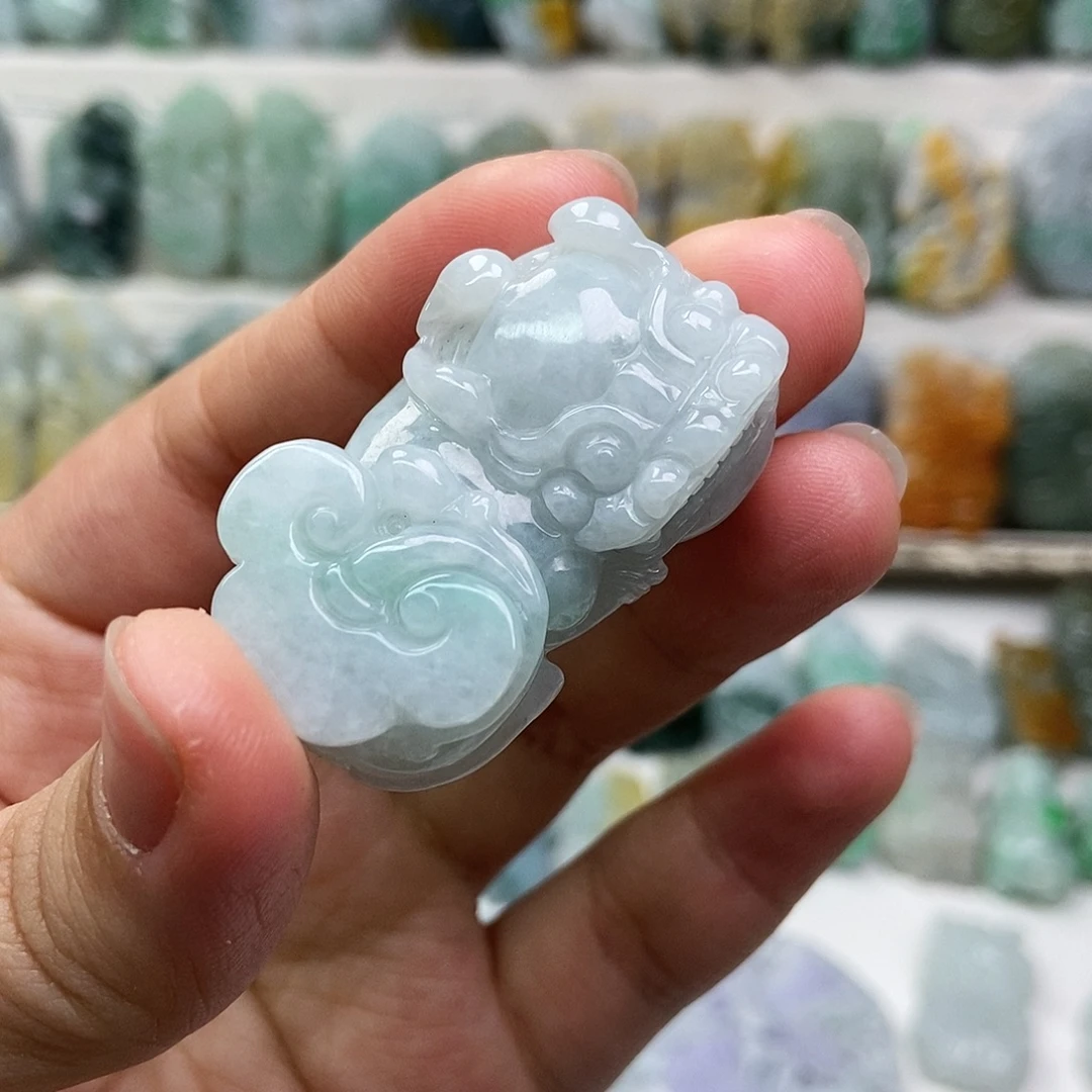 翡翠未镶嵌吊坠(赠链)