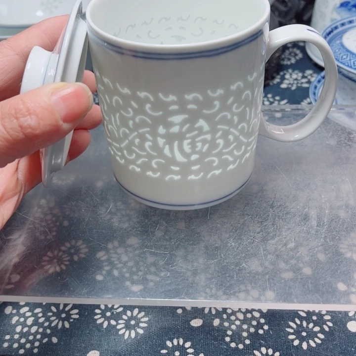 青花玲珑满雕素玲珑办公杯