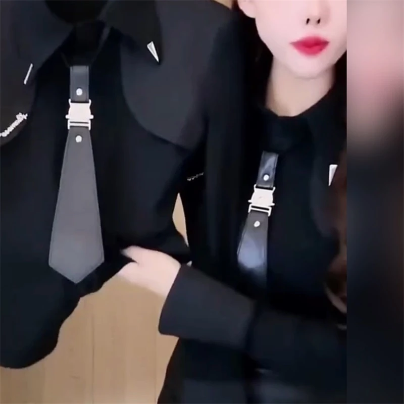 2025冬季新款时尚宽松长袖显瘦遮肚打底衫翻领气质大码纯色潮