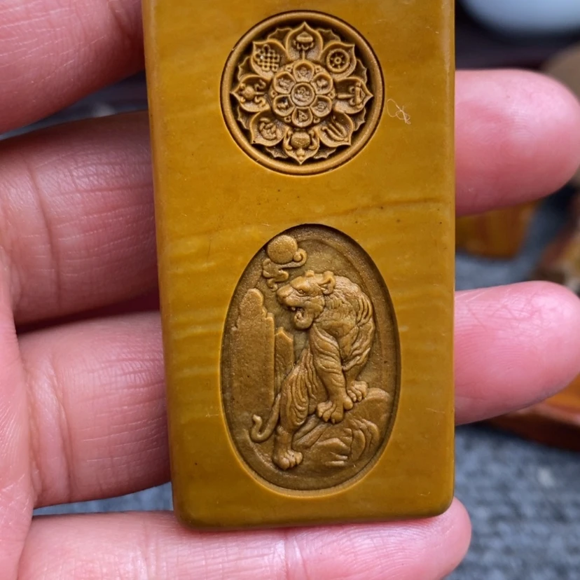 【闪购商品】原石雕刻手把件