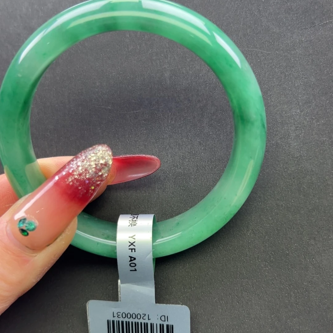 石英质玉未镶嵌手镯秀秀58