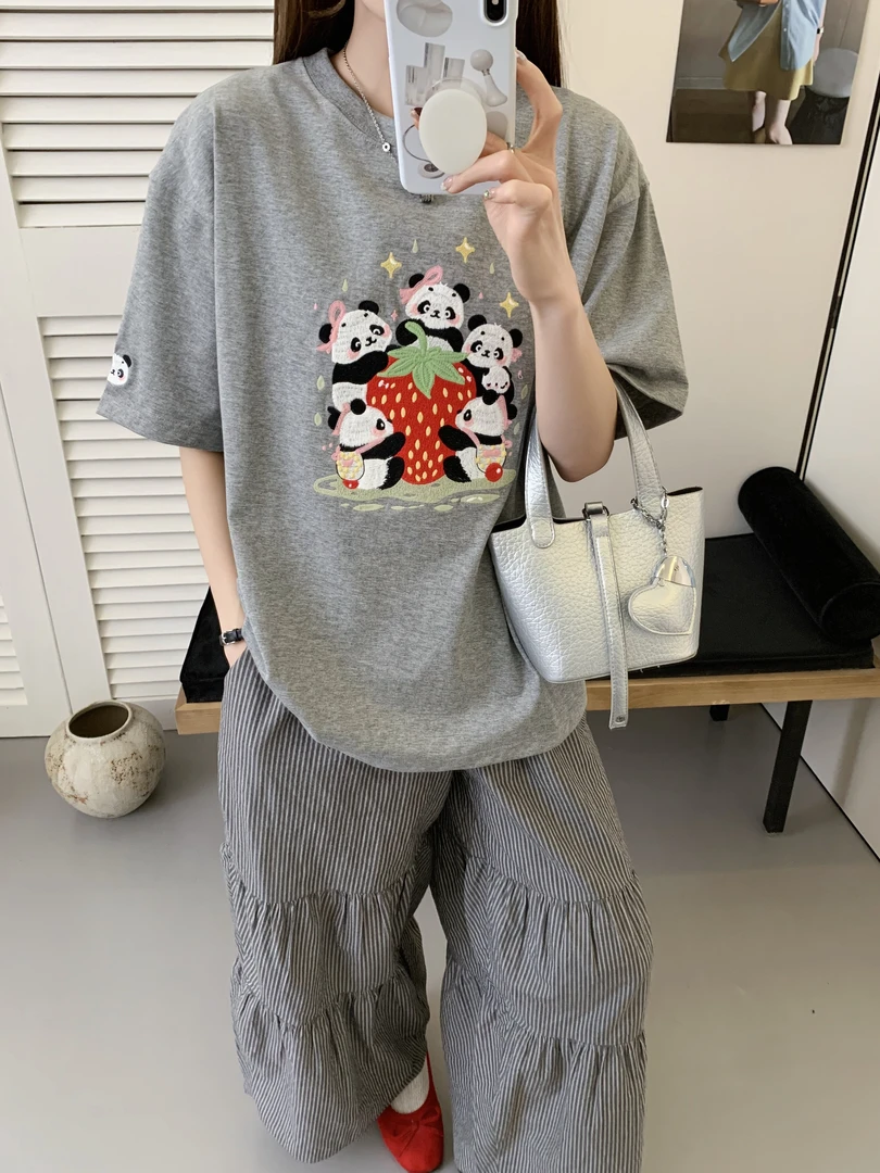 0187【夏季新款】胸前重工草莓熊猫圆领短袖(930)
