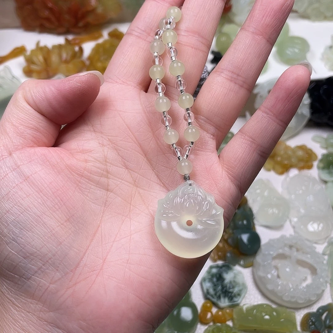 蛇纹石玉未镶嵌颈饰