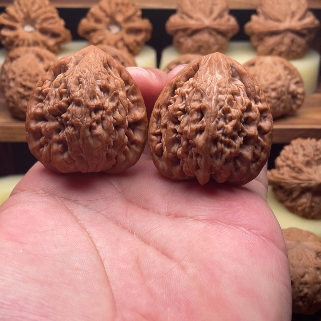 文玩核桃吊坠40精品虎头王