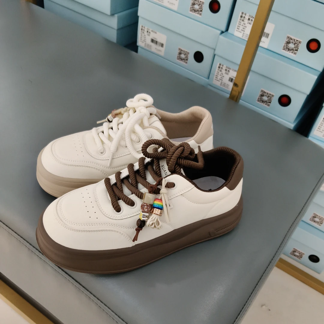 轩美诗80152韩版时尚低帮系带运动鞋日常休闲板鞋冬季