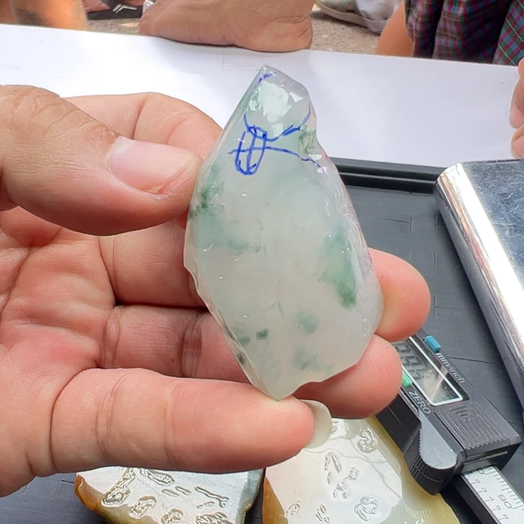 定制翡翠未镶嵌翡翠