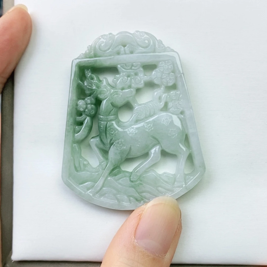 翡翠未镶嵌颈饰一路有你