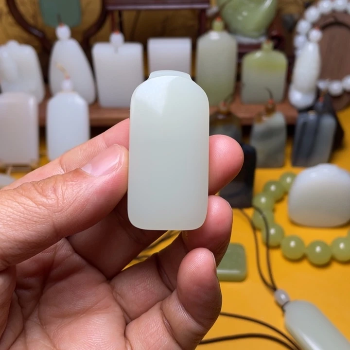 Y***r和田玉未镶嵌挂件