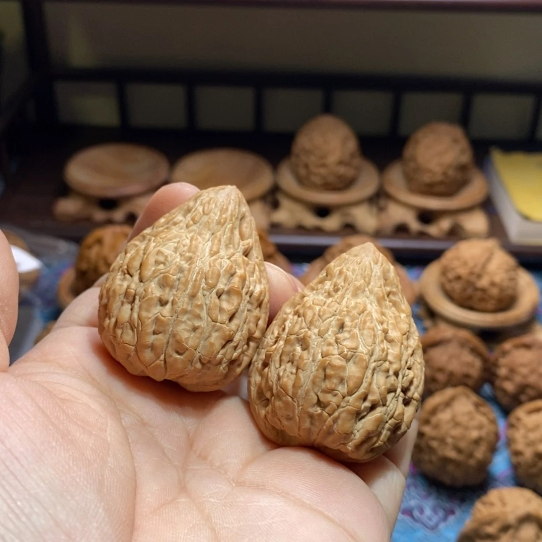 【闪购商品】文玩核桃吊坠坐佛