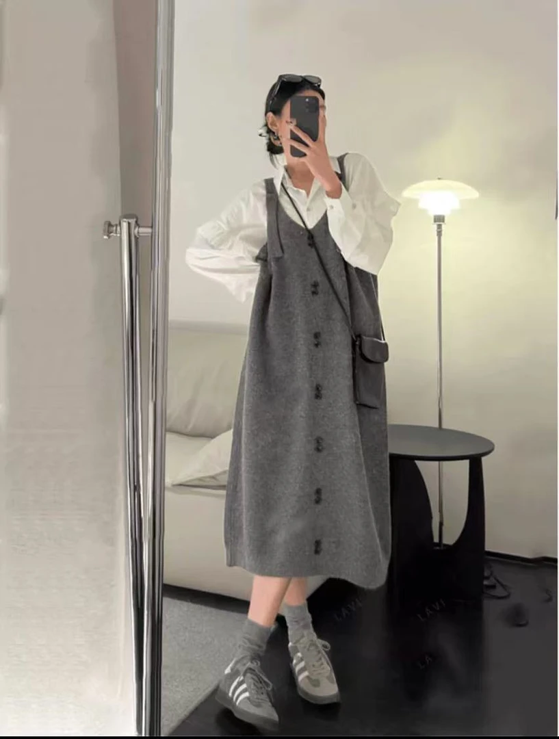 《云朵灰》1928，灰色针织背带裙连衣裙女2024秋冬装新款宽松中长款