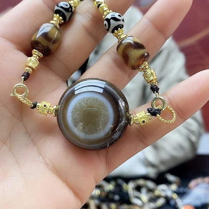 箐***。玛瑙/玉髓合金颈饰