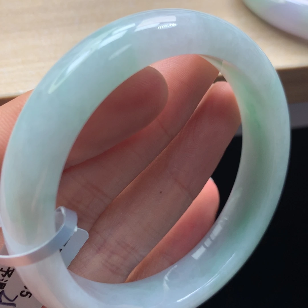 未镶嵌手镯翡翠手镯